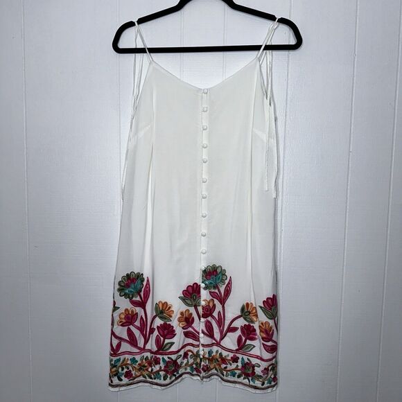 Hailey Lyn Women’s Floral Embroidered Mini Dress White Sleeveless Size 6 - Picture 1 of 5